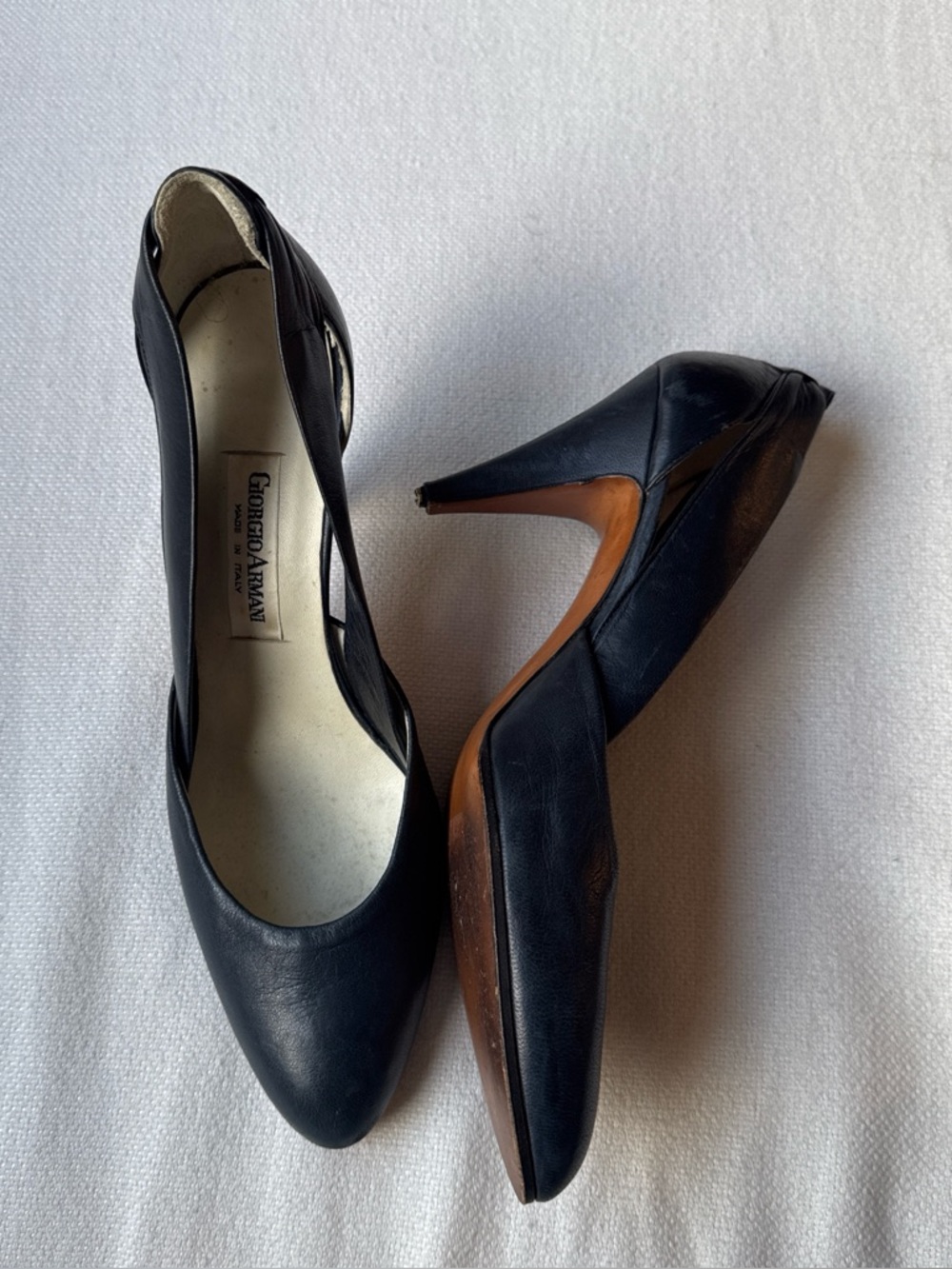 Giorgio Armani Vintage navy leather pumps